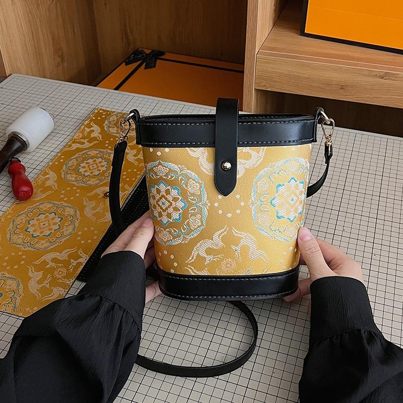 DIY Knitted Bag - Pink Vintage - огляд і ціна Leatherwork Patterns